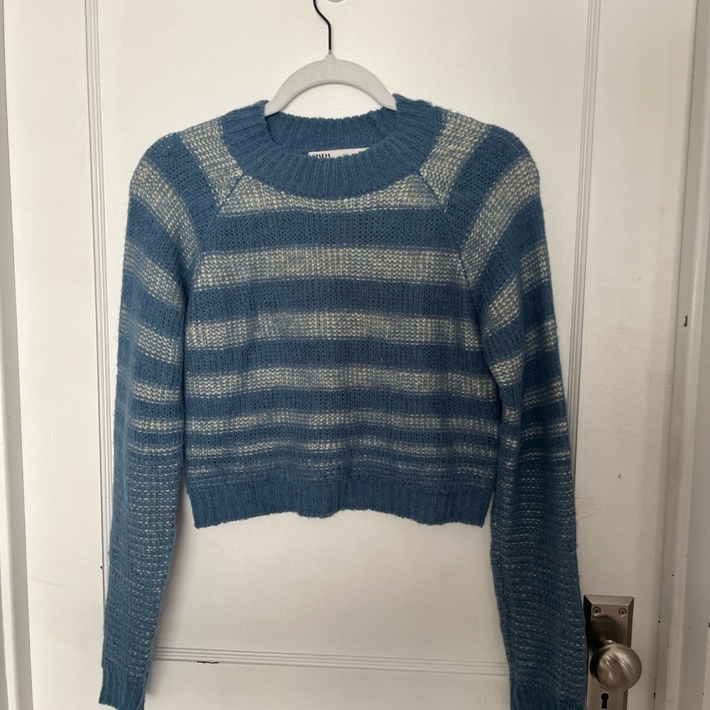 ✨ 5 for$25✨ Striped Blue Zara Soft Knit Cropped Sweater - Picture 2 of 3